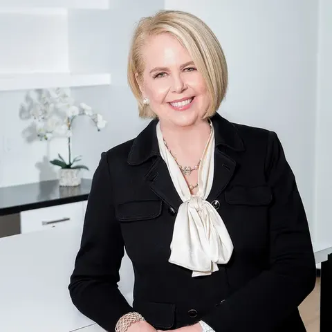 Carol Lee, real estate agent in Arcadia