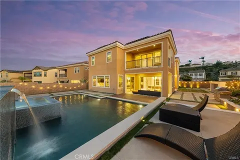 Qinfei Li, real estate agent in Chino Hills