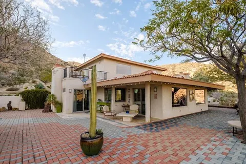 Merl Abel, real estate agent in Yucca Valley