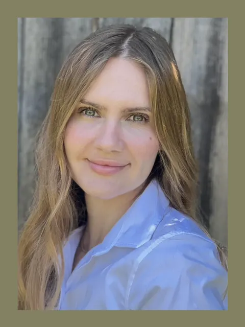 Yulia Anderson, real estate agent in Downey