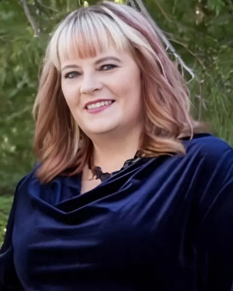 Starlette Self, real estate agent in Lake Arrowhead