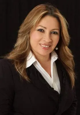 Mirna Cruz, real estate agent in Van Nuys