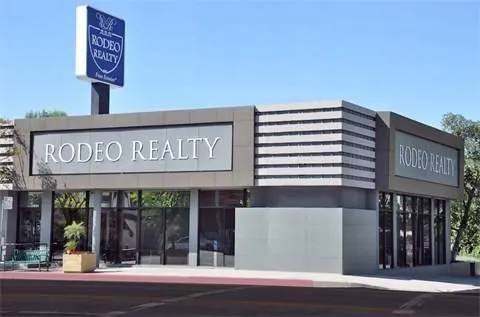 Shohreh Kiaei, real estate agent in Encino