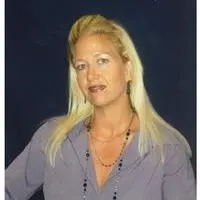 Jennifer Caracciolo, real estate agent in Apple Valley