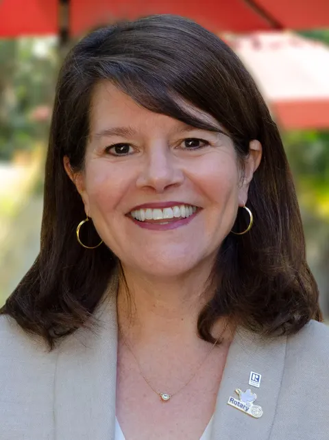 Mary Camper, real estate agent in Merced