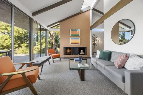 Martina Bobbett, real estate agent in Fullerton