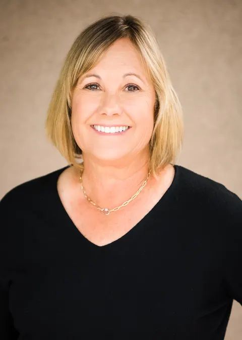 Cara Macomber, real estate agent in Templeton