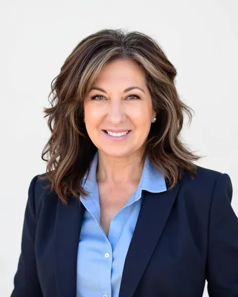 Lisa Cataldo, real estate agent in Palmdale