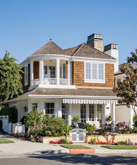 Sarah Rogers, real estate agent in Pasadena