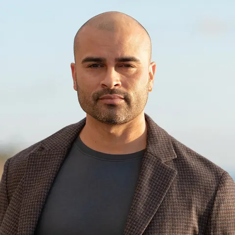 Ismael Chavez, real estate agent in Corona