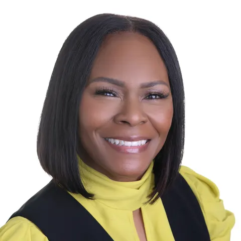 Marlo Hoggro-King, real estate agent in Jurupa Valley