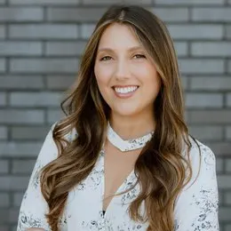 Alexandra Psarakis Tang, real estate agent in Corona