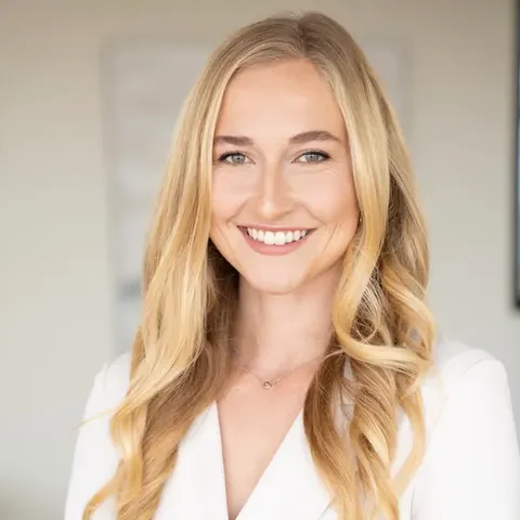 Avery Caskey, real estate agent in Hermosa Beach