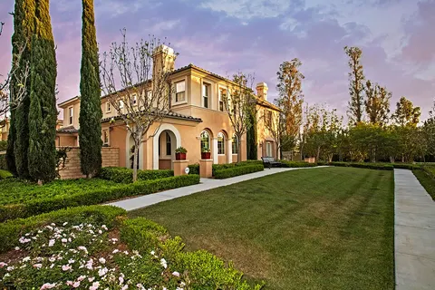 Mike Jafarkhani, real estate agent in Irvine