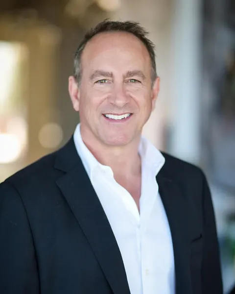 Edward Kaminsky, real estate agent in Manhattan Beach