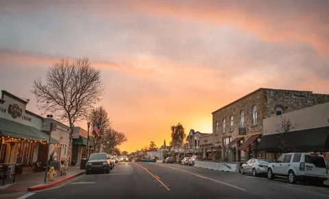 Mike Oliver, real estate agent in Arroyo Grande