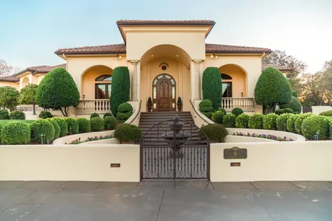Kelsey Hughes, real estate agent in Chico
