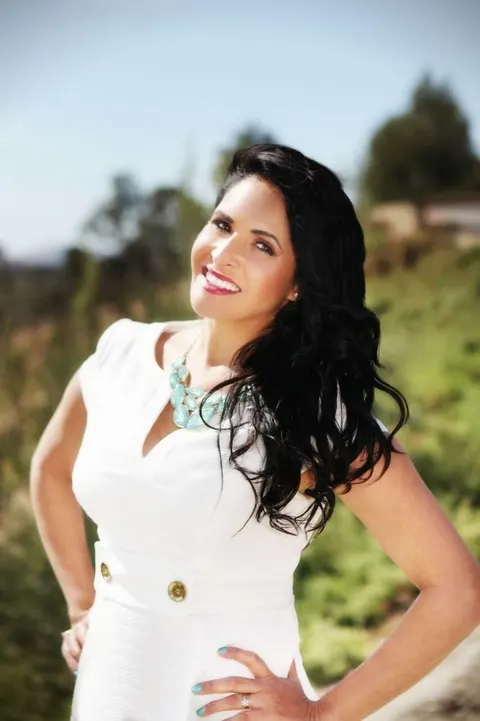 Angelica Henry, real estate agent in Aguanga